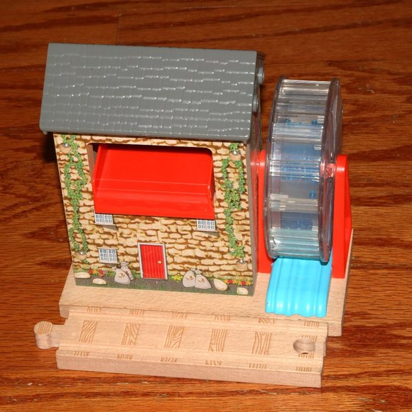 Thomas & Friends Other - Thomas & friends wooden water mill train station